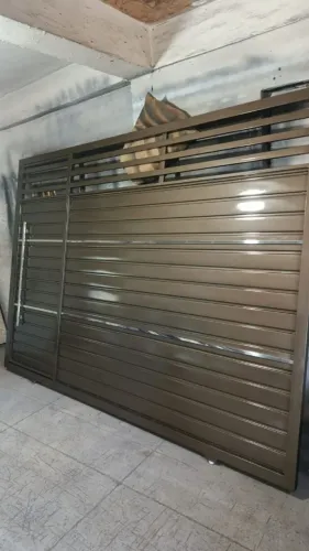 Portão com porta 