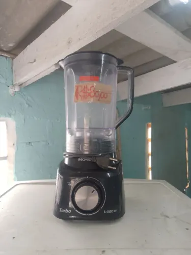 Vendo um liquidificador por R$ 80,00 barabada funcionando.