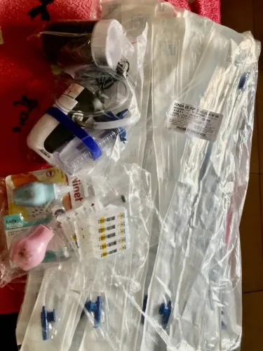 ASPIRADOR DE SECREÇÃO PORTÁTIL PEQUENO + 50 SONDAS | FISIOTERAPIA RESPIRATÓRIA | R$ 199,00