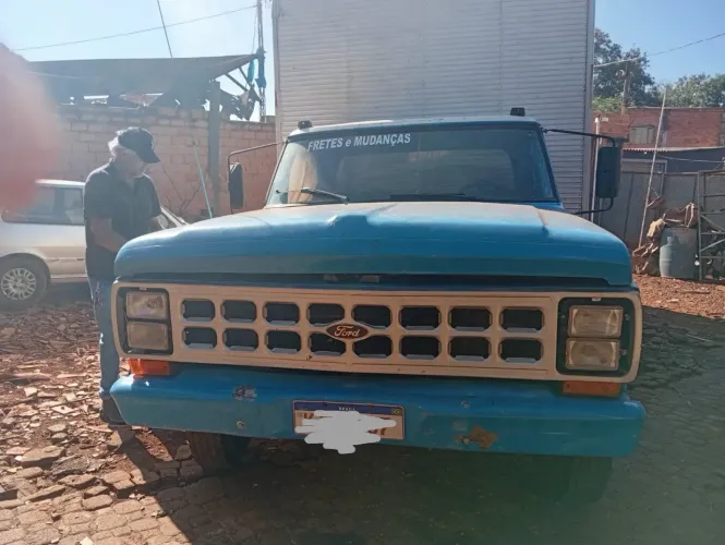 FORD F-4000 BAÚ - DOCUMENTADA - PRONTA PARA TRABALHO
