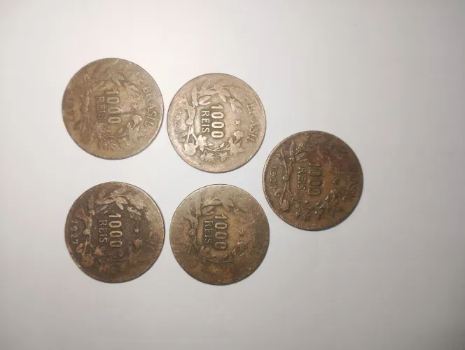 Vendo cinco moedas para colecionadores de mil réis do ano de 1927 feita de bronze alumínio