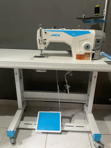 Máquina de Costura Reta Industrial Jack F5 Direct Drive