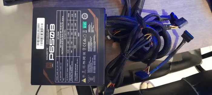 Fonte gigabyte p650b 80 Plus bronze 650w