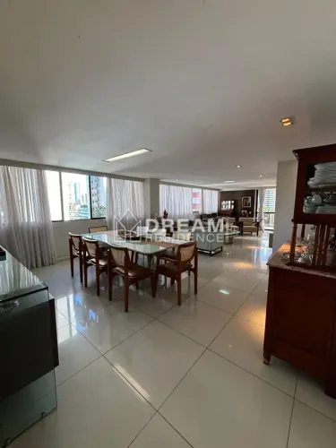 Oportunidade Premium em Parnamirim: 223m² - 4 Quartos (3 Suítes)
