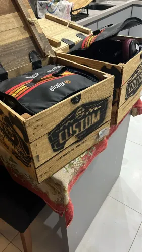 Capacetes abertos com bolha