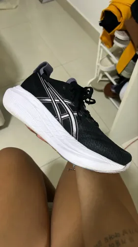 Tênis Asics Nimbus - 37 NOVO