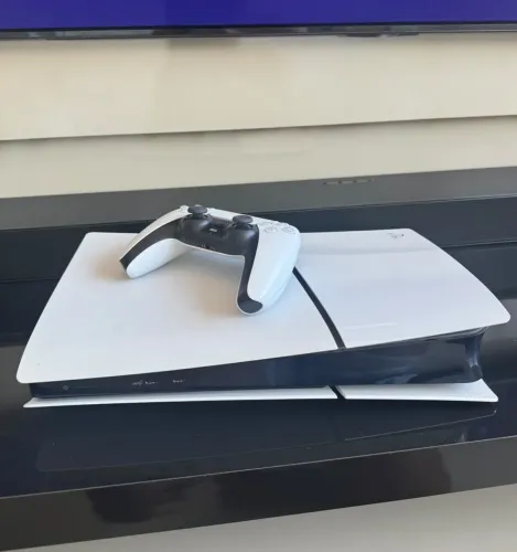 Vendo PlayStation 5 slim Digital pouquíssimo usado