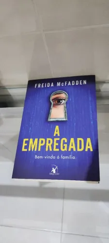 Livro a empregada