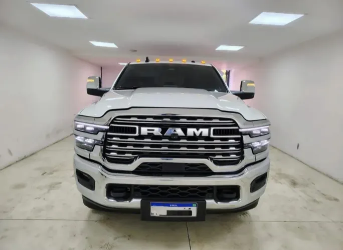 Ram 3500 Limited Longhorn 6.7 TB CD Diesel 2025