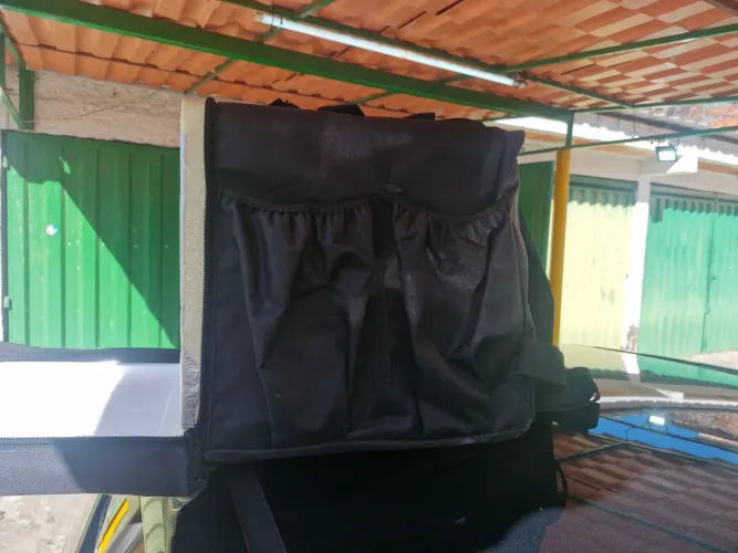Vendo Bag nova! Foi usada 1 vez!vendo barato pq não tenho lugar.