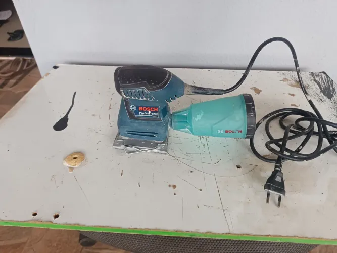 Lixadeira treme treme bosch original 