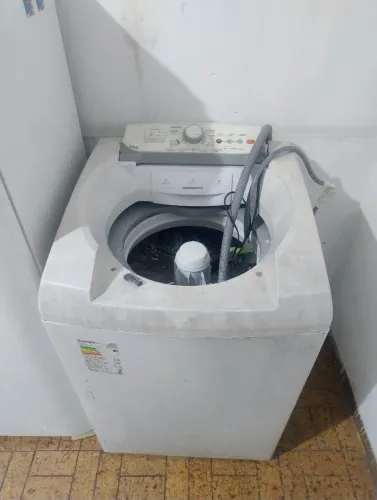 Máquina de lavar com avaria (Electrolux 11 kilos)