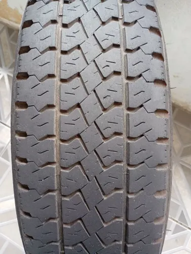 Pneu Pirelli usado aro 16