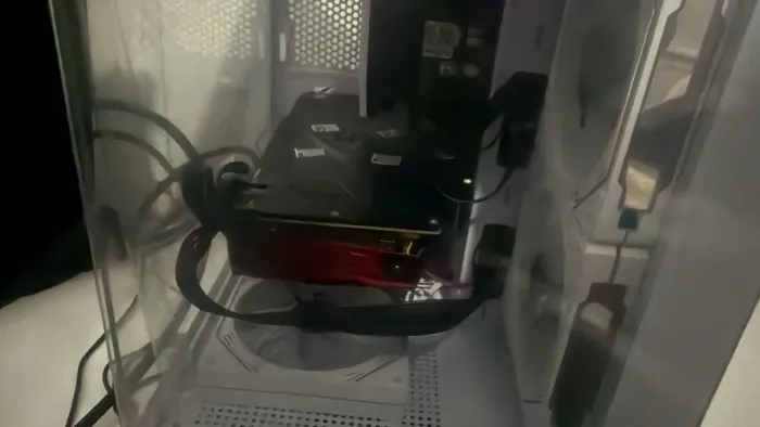Rx 580 red devil rodando tudo menos de 3 meses de uso
