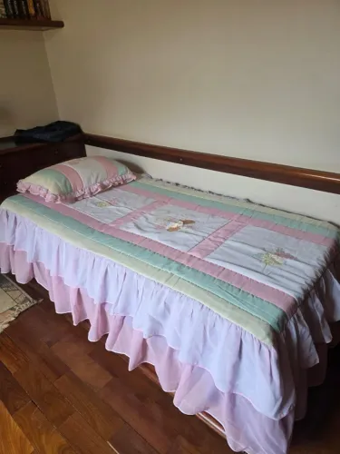 Colcha com 2 almofadas para meninas