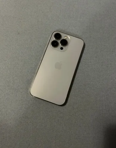 iPhone 13 Pro Dourado