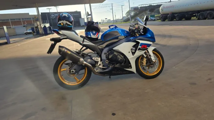 Vendo srad 1000 2013 com 205cv