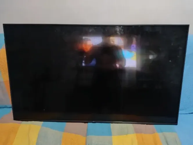 Tv LG 50 polegadas com som, mas sem imagem.