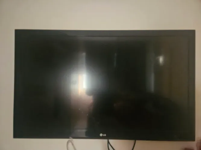 Televisão 47' queimada