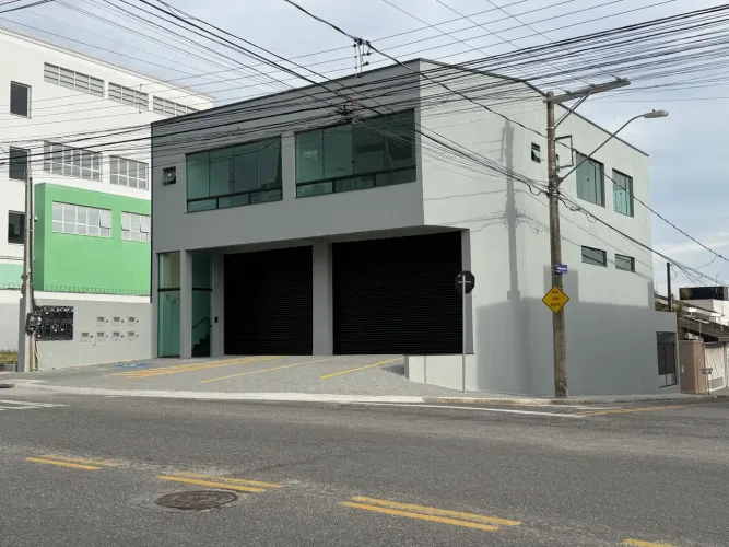 Loja e sala comercial Villa Branca