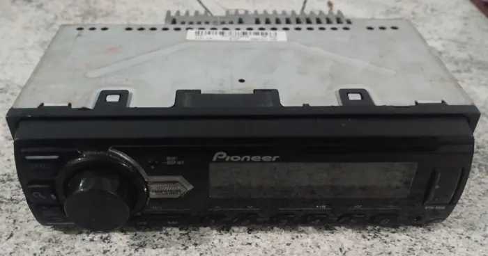 Rádio automotivo Pioneer.