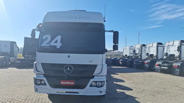 MB ATEGO 3033 ANO 24/24 8X2