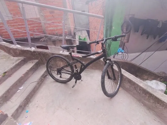 Vendo bike aro 26 preto em ótimo estado