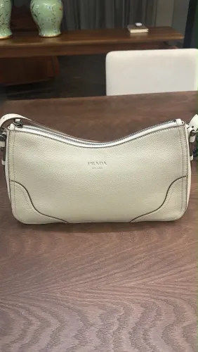 Bolsa Prada branca lanacamento exclusiva NOVA