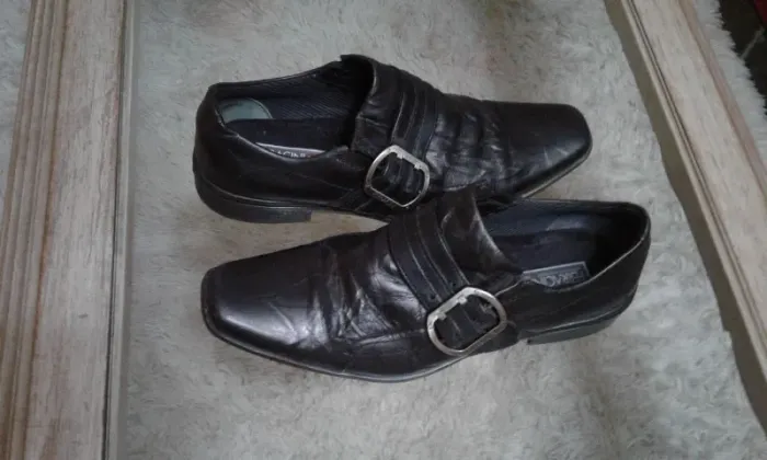 SAPATO SEMI-NOVO