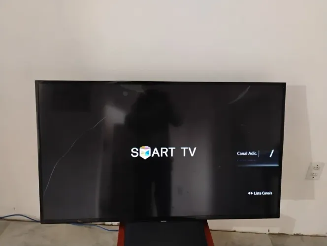 Televisão para retirada de peças 