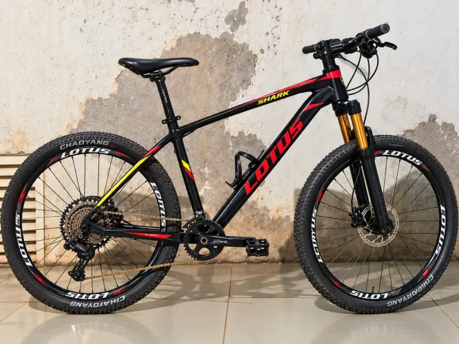Bicicleta Lotus Shark Aro 29 Shimano CUES 1x9 + Freios Hidráulicos