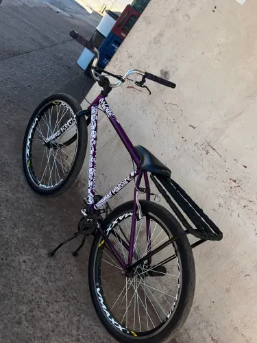 Vende-se bicicleta zera montadinha aro 26