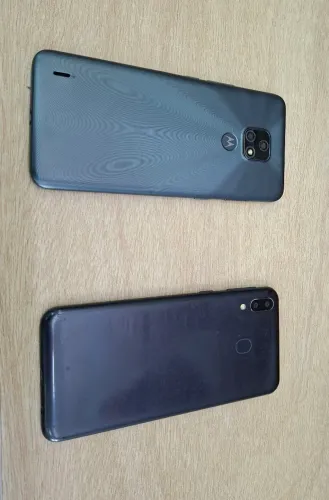 02 celulares por 400.00 imperdível, m20 e moto E