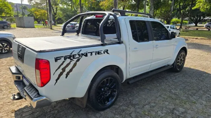 Nissan Frontier SL CD 4X4 2.5tb Diesel AUT 2016