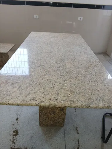 Vendo esses móveis de mármore urgente 