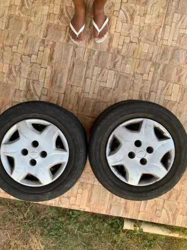 RODAS COM PNEUS ARO 13
