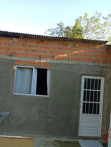 Vendo casa de material 
