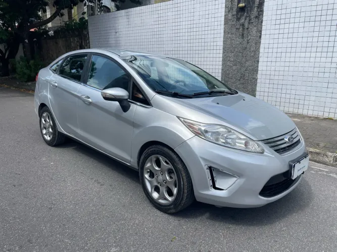 Ford Fiesta Sedan SE 1.6 16V Flex 4P 2013