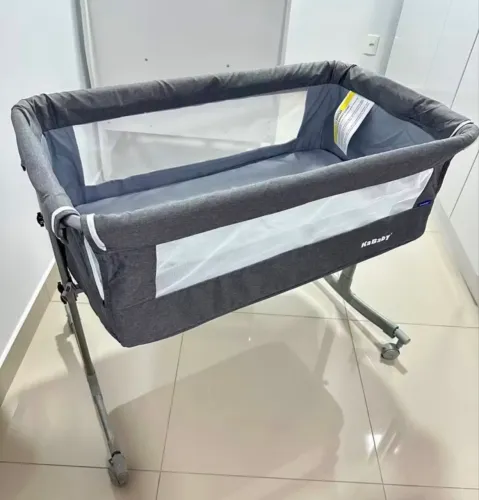 Berço acoplado portatil com balanço 