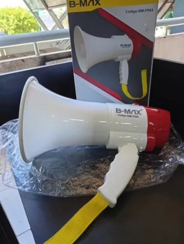Megafone profissional portátil recarregável 