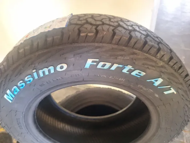 Pneu 175 75 14 A/T letras brancas