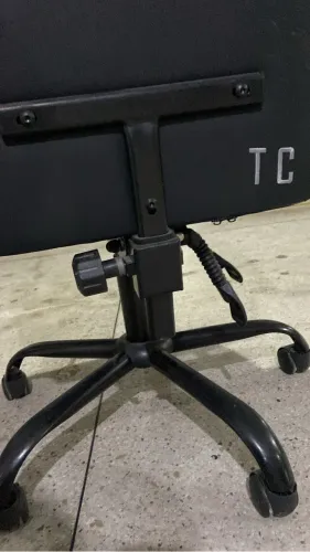 Vendo cadeira gamer Heron TG em bom estado de funcionamento.