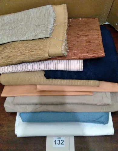 1 Lote de Cortes e Retalhos de Gorgurões tipo cotelê - Tecidos nobres - Para decoração.