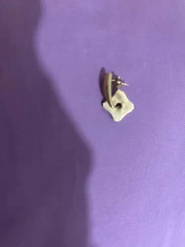 Vendo um brinco 18k,3 gramas