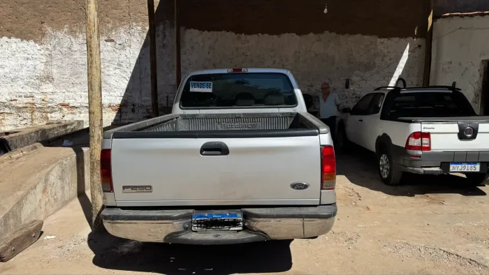 Ford F-250 XLT 3.9 4X2 Diesel TB 2011