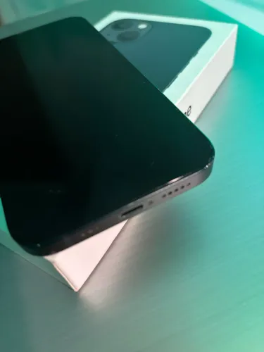iPhone 13 64G preto 