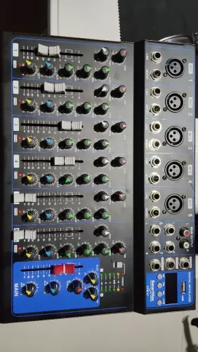 MESA DE SOM - 8 CANAIS