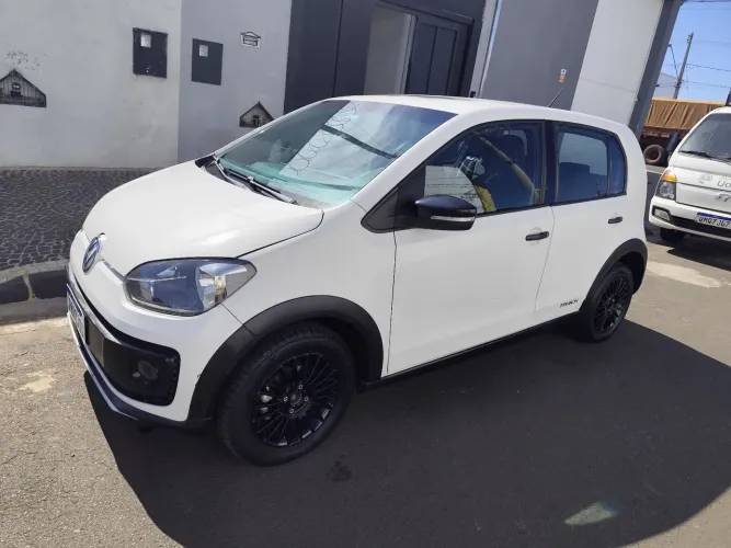 Volkswagen Up! Track 1.0 Total Flex 12V 5P 2017