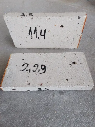 TIJOLOS E PLAQUETAS REFRATÁRIA