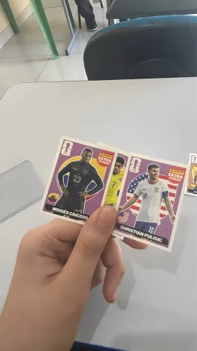 Figurinhas extra stickers bronze e lilás, perfeito estado